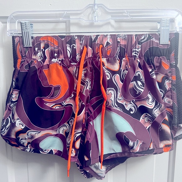 Versace beachwear short size 2 rare Baroccoflage print
